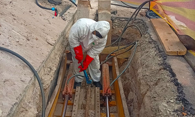 Trenchless Rehabilitation of Water Mains by Pipe Cracking 