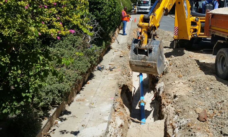 Pipe replacement using conventional and trenchless methods 