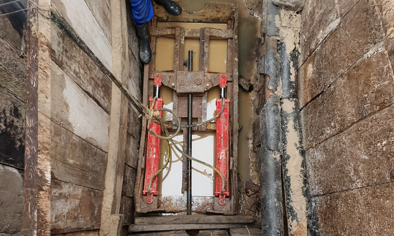 Trenchless Rehabilitation of Water Mains by Pipecracking 